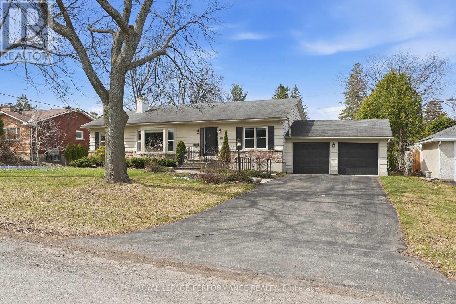 880 Melwood Avenue, Ottawa, Ontario  K2A 3C3 - Photo 3 - X13033712