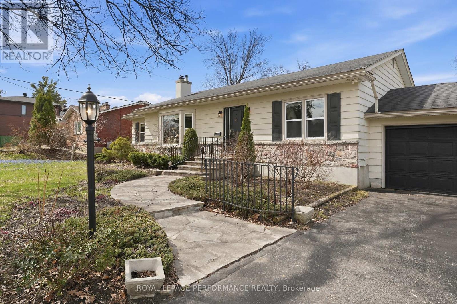 880 Melwood Avenue, Ottawa, Ontario  K2A 3C3 - Photo 5 - X13033712