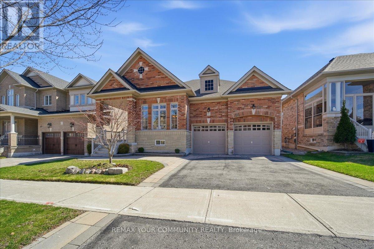 51 Tonner Crescent, Aurora, Ontario  L4G 0G6 - Photo 2 - N13033676