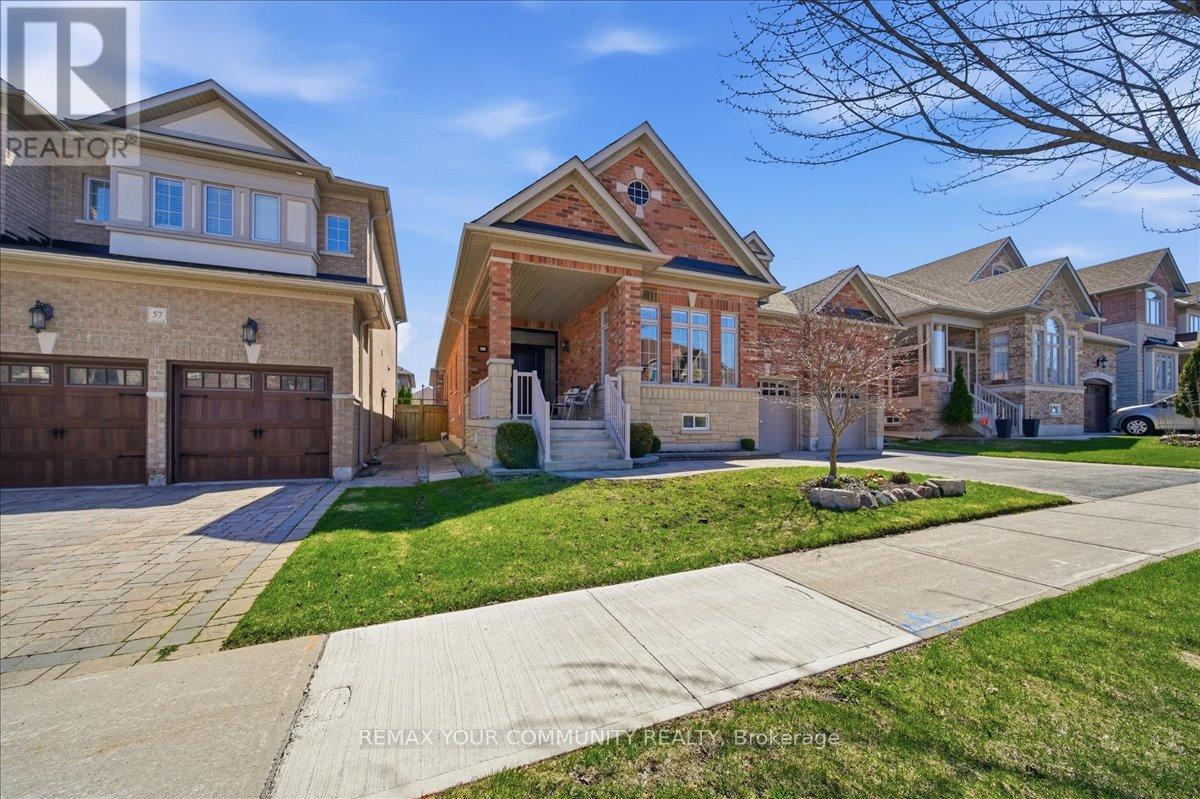 51 Tonner Crescent, Aurora, Ontario  L4G 0G6 - Photo 3 - N13033676