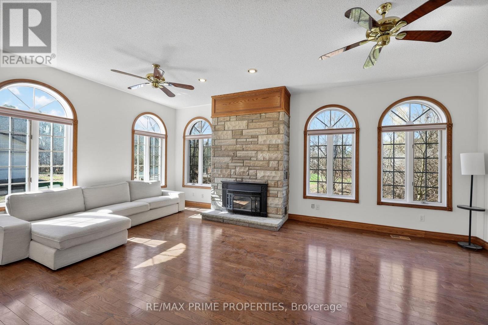 3016 Cole Road, East Gwillimbury, Ontario  L0G 1R0 - Photo 7 - N13033736