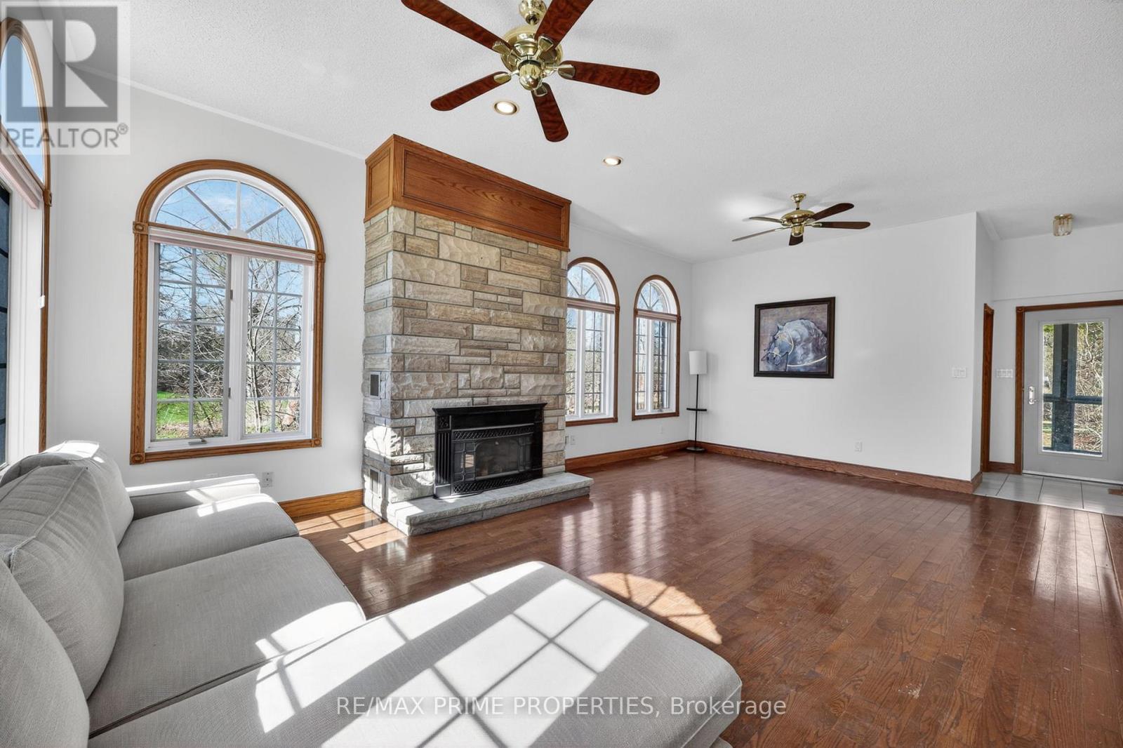 3016 Cole Road, East Gwillimbury, Ontario  L0G 1R0 - Photo 9 - N13033736