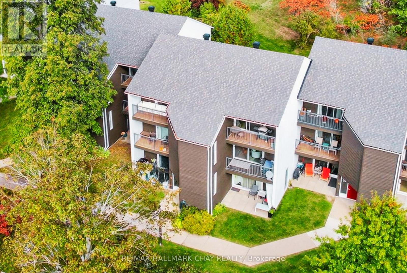 312 - 1102 Horseshoe Valley Road W, Oro-Medonte, Ontario  L4M 4Y8 - Photo 2 - S13033740