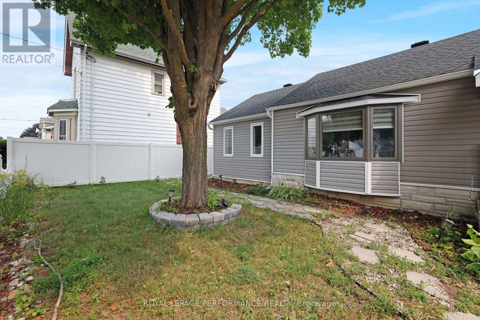 63 Wilson Street E, Perth, Ontario  K7H 1M2 - Photo 4 - X12760680