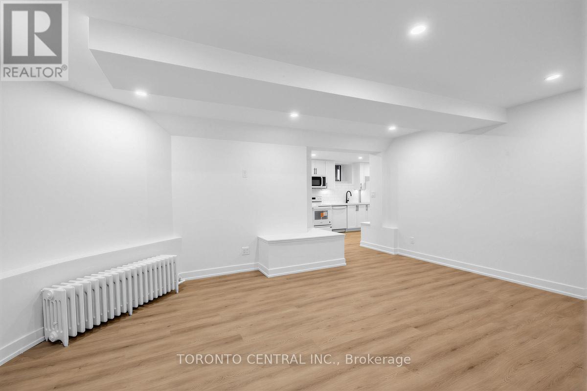 Basement - 171 Parkside Drive, Toronto, Ontario  M6R 2Y9 - Photo 10 - W13033662
