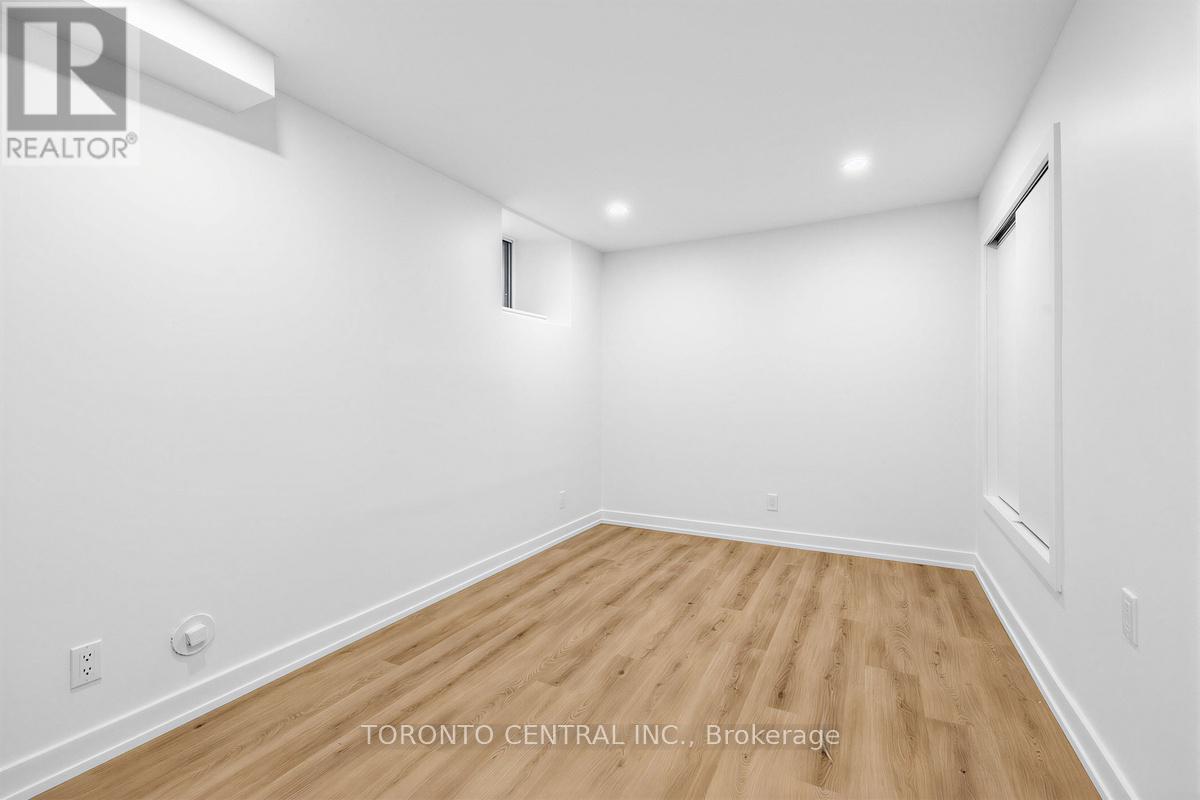 Basement - 171 Parkside Drive, Toronto, Ontario  M6R 2Y9 - Photo 13 - W13033662