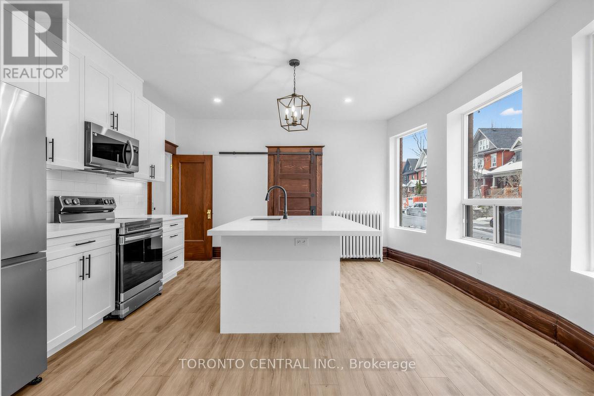 Main - 171 Parkside Drive, Toronto, Ontario  M6R 2Y9 - Photo 10 - W13033666