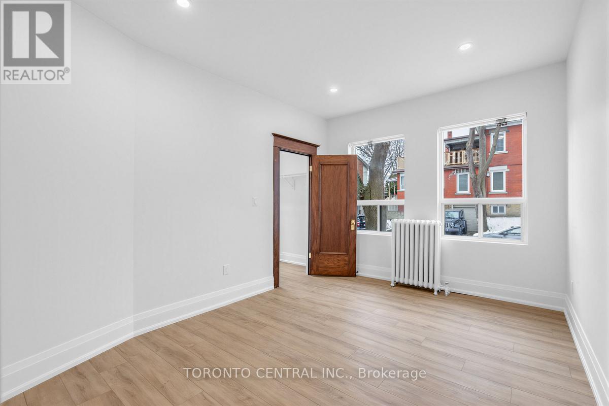 Main - 171 Parkside Drive, Toronto, Ontario  M6R 2Y9 - Photo 13 - W13033666