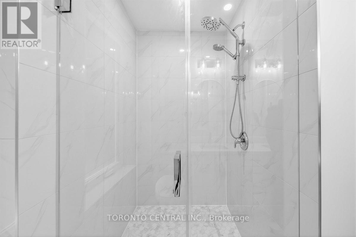 Main - 171 Parkside Drive, Toronto, Ontario  M6R 2Y9 - Photo 18 - W13033666