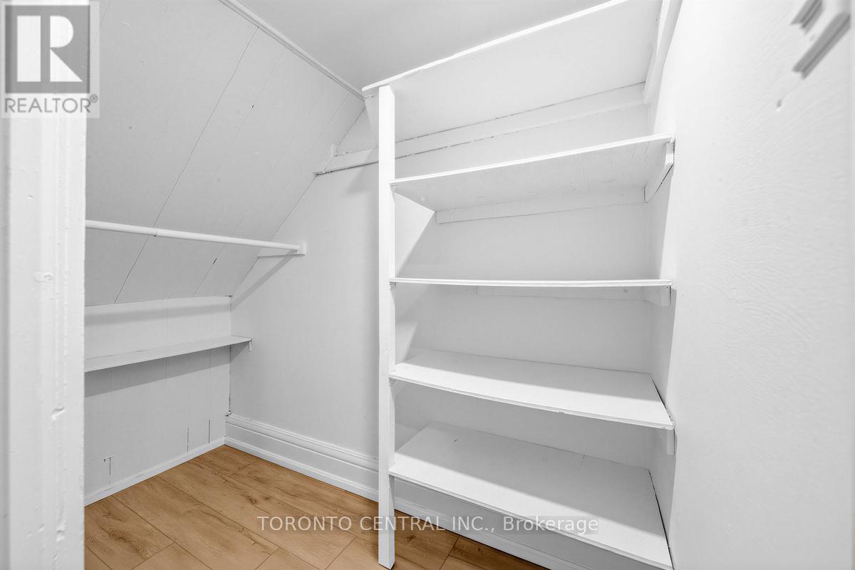 Main - 171 Parkside Drive, Toronto, Ontario  M6R 2Y9 - Photo 20 - W13033666