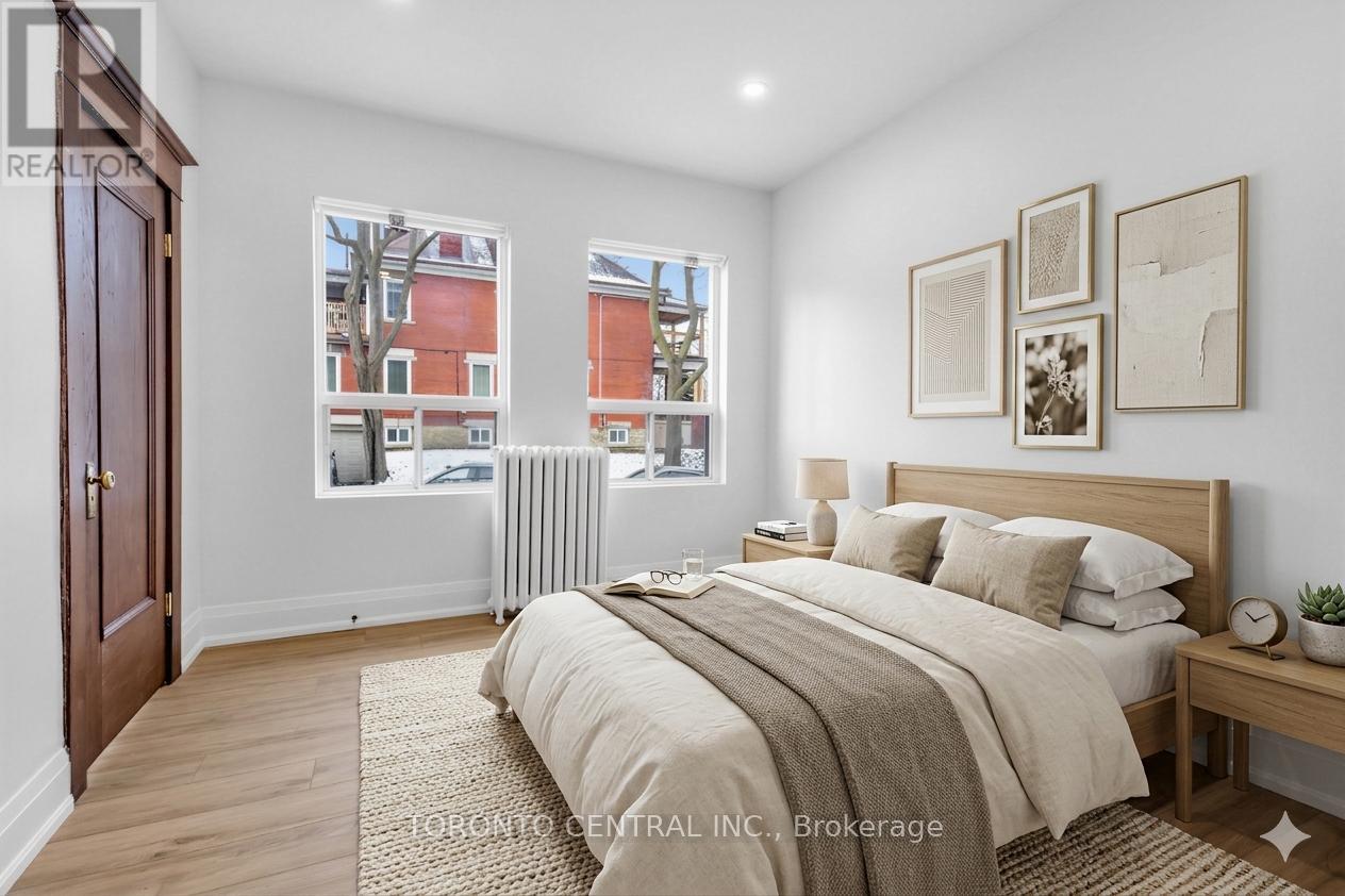 Main - 171 Parkside Drive, Toronto, Ontario  M6R 2Y9 - Photo 5 - W13033666