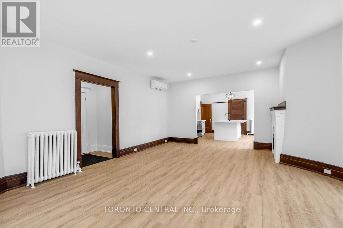 Main - 171 Parkside Drive, Toronto, Ontario  M6R 2Y9 - Photo 7 - W13033666