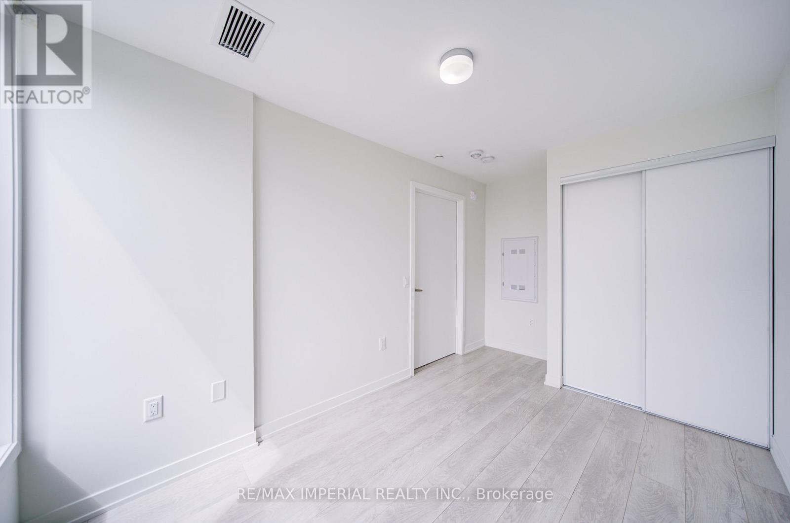 420 - 3401 Ridgeway Drive, Mississauga, Ontario  L5L 0B9 - Photo 14 - W13033684