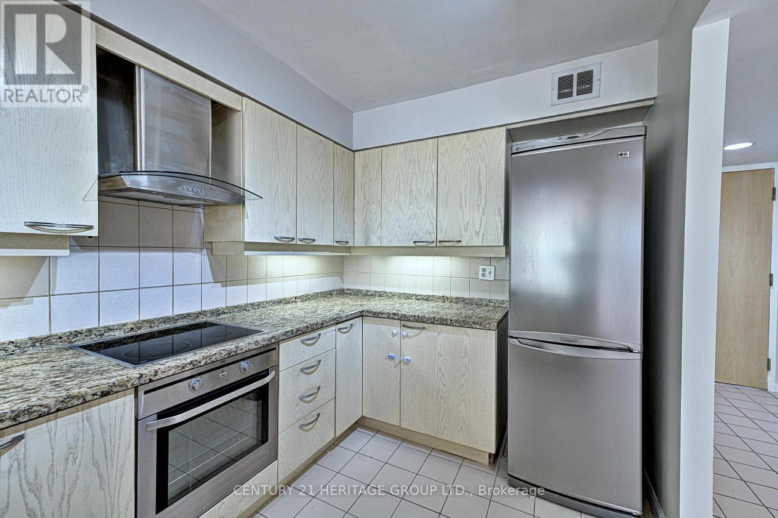 306 - 50 Eglinton Avenue W, Mississauga, Ontario  L5R 3P5 - Photo 10 - W13033710