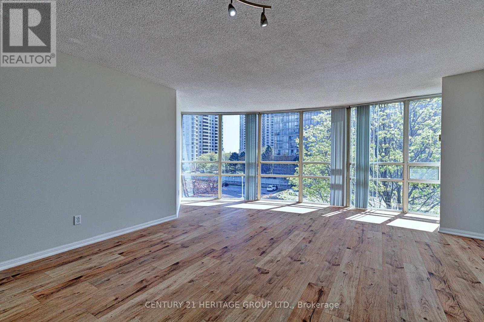 306 - 50 Eglinton Avenue W, Mississauga, Ontario  L5R 3P5 - Photo 2 - W13033710