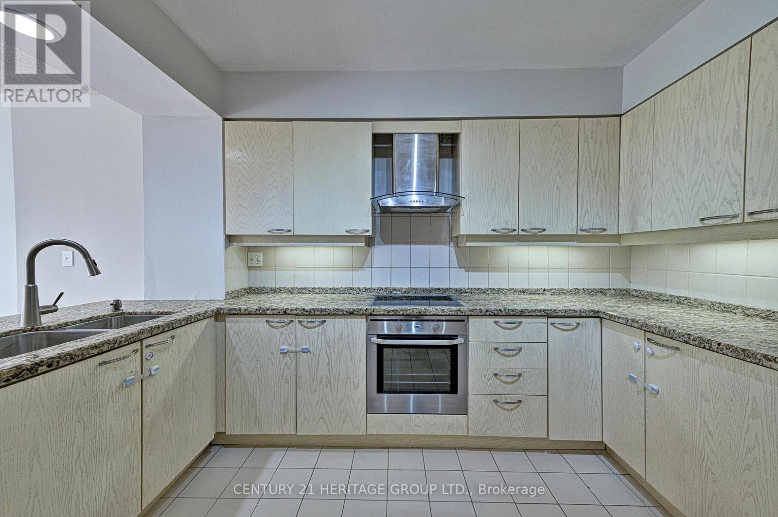 306 - 50 Eglinton Avenue W, Mississauga, Ontario  L5R 3P5 - Photo 9 - W13033710