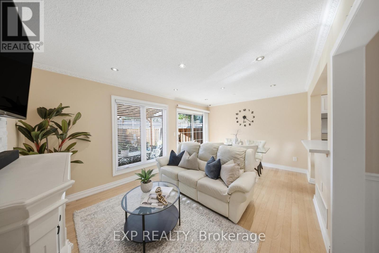 1386 Quest Circle, Mississauga, Ontario  L5N 8B5 - Photo 10 - W13033716