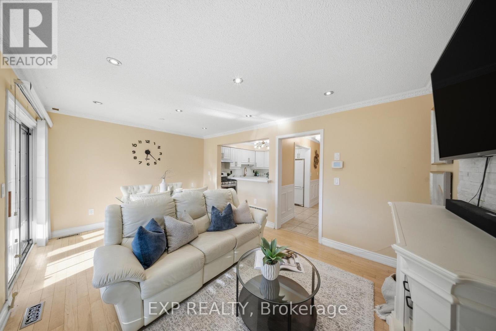 1386 Quest Circle, Mississauga, Ontario  L5N 8B5 - Photo 12 - W13033716