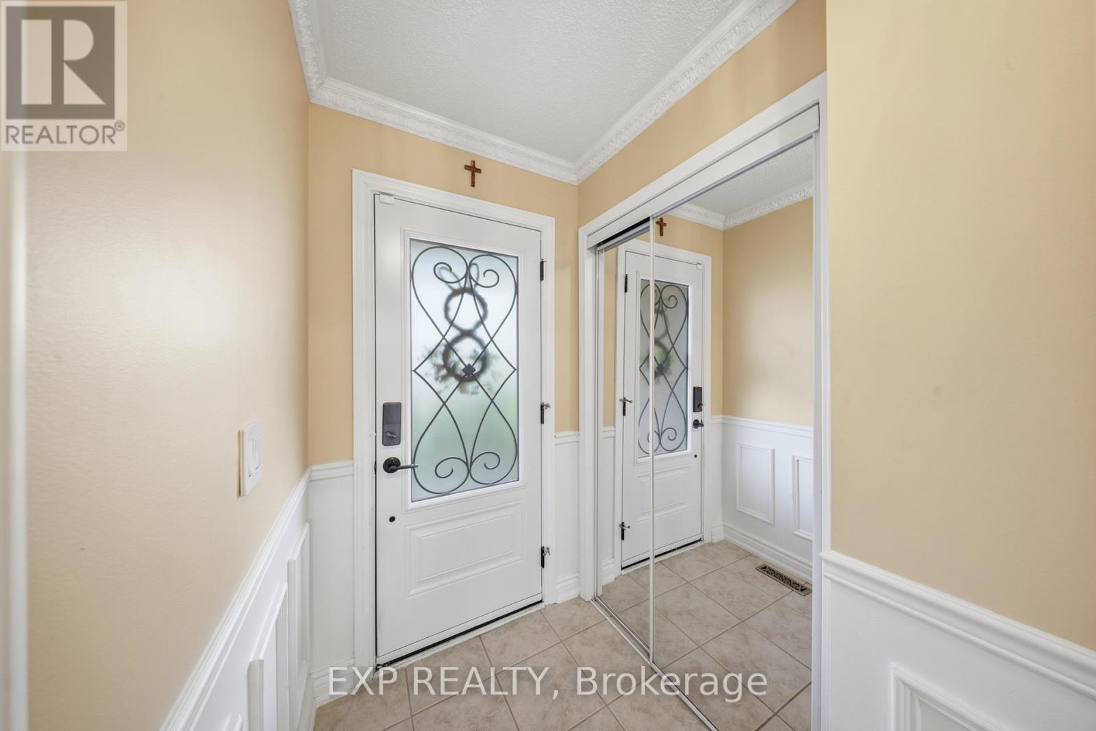 1386 Quest Circle, Mississauga, Ontario  L5N 8B5 - Photo 5 - W13033716