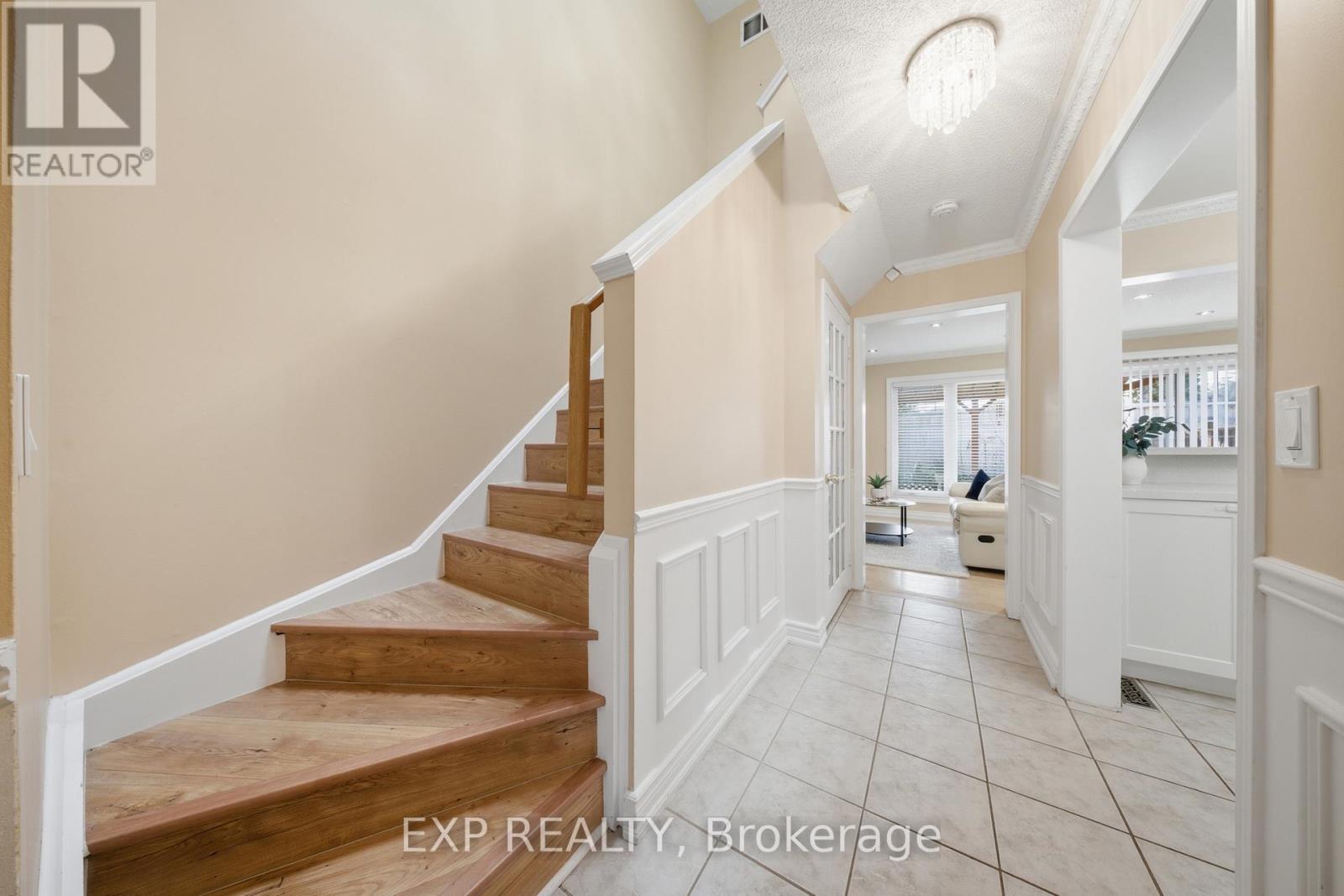 1386 Quest Circle, Mississauga, Ontario  L5N 8B5 - Photo 8 - W13033716