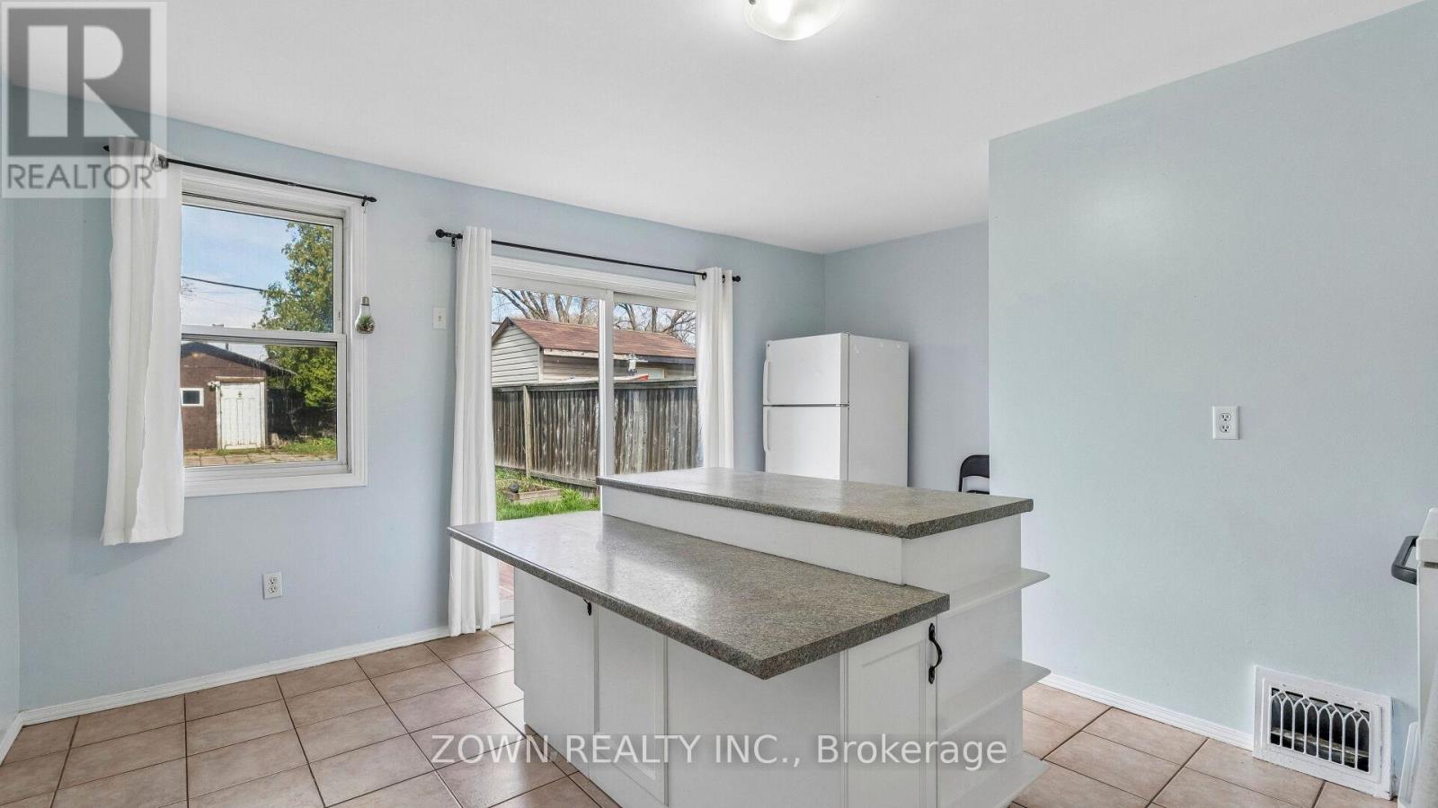 111 Hillyard Street, Hamilton, Ontario  L8L 6B5 - Photo 9 - X13033724