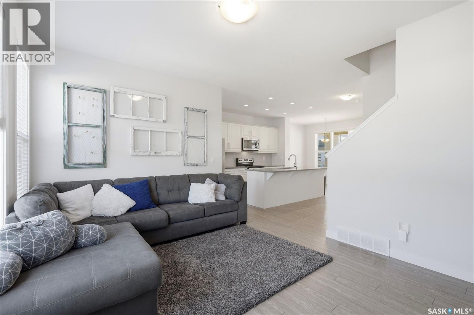 243 Newton Link, Saskatoon, Saskatchewan  S7V 0M8 - Photo 14 - SK033604