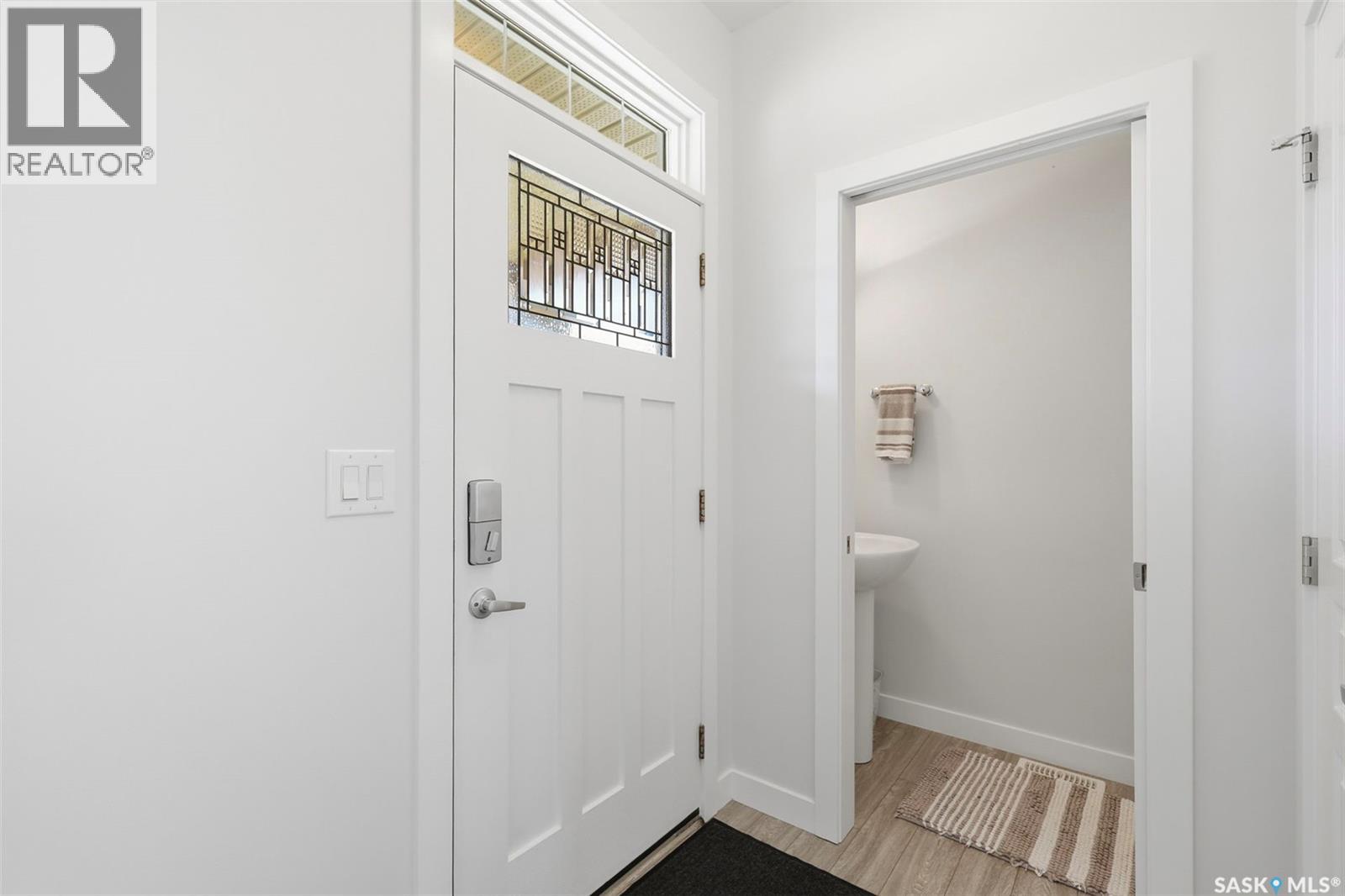 243 Newton Link, Saskatoon, Saskatchewan  S7V 0M8 - Photo 5 - SK033604