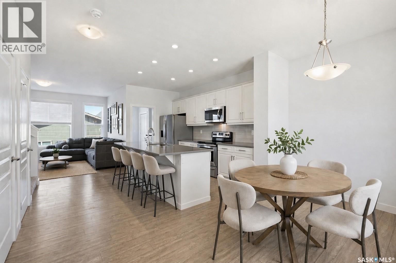 243 Newton Link, Saskatoon, Saskatchewan  S7V 0M8 - Photo 6 - SK033604