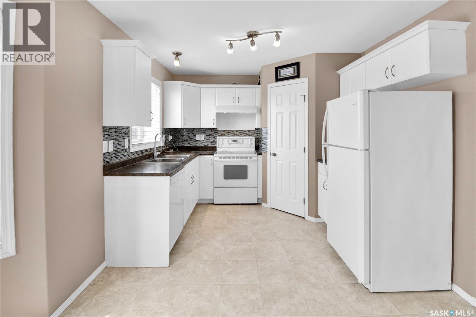 2905 Mcclocklin Road, Saskatoon, Saskatchewan  S7R 0A1 - Photo 7 - SK033562