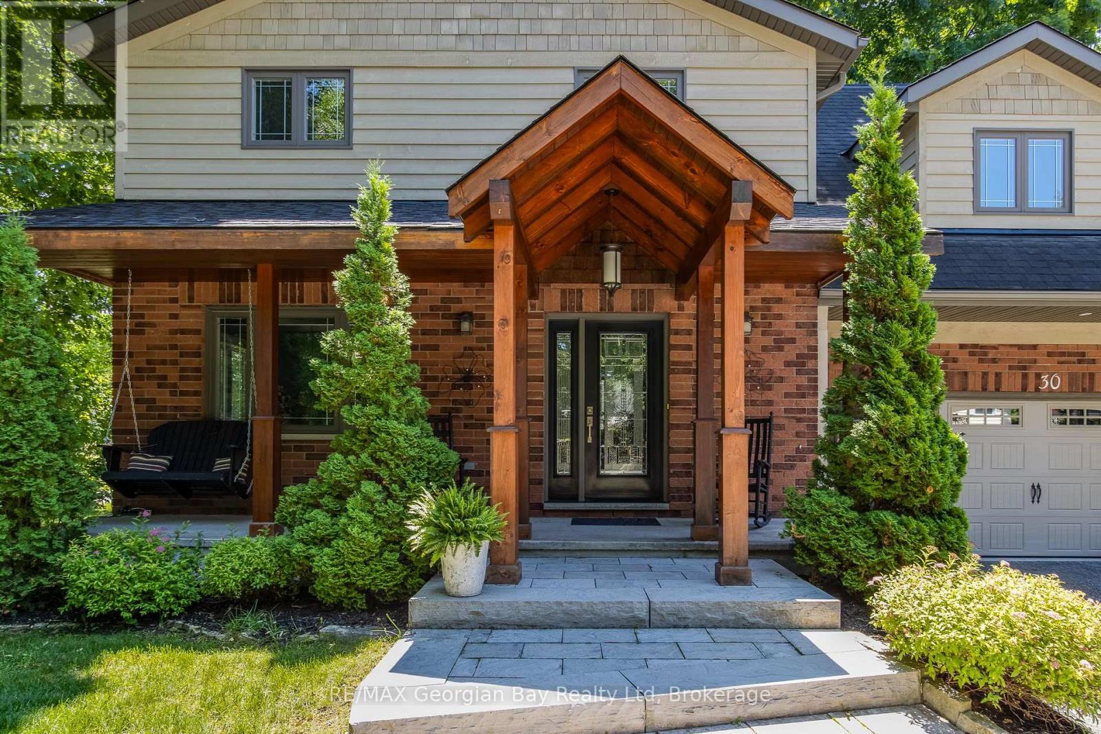 30 Brule Street, Penetanguishene, Ontario  L9M 1J1 - Photo 2 - S13033770