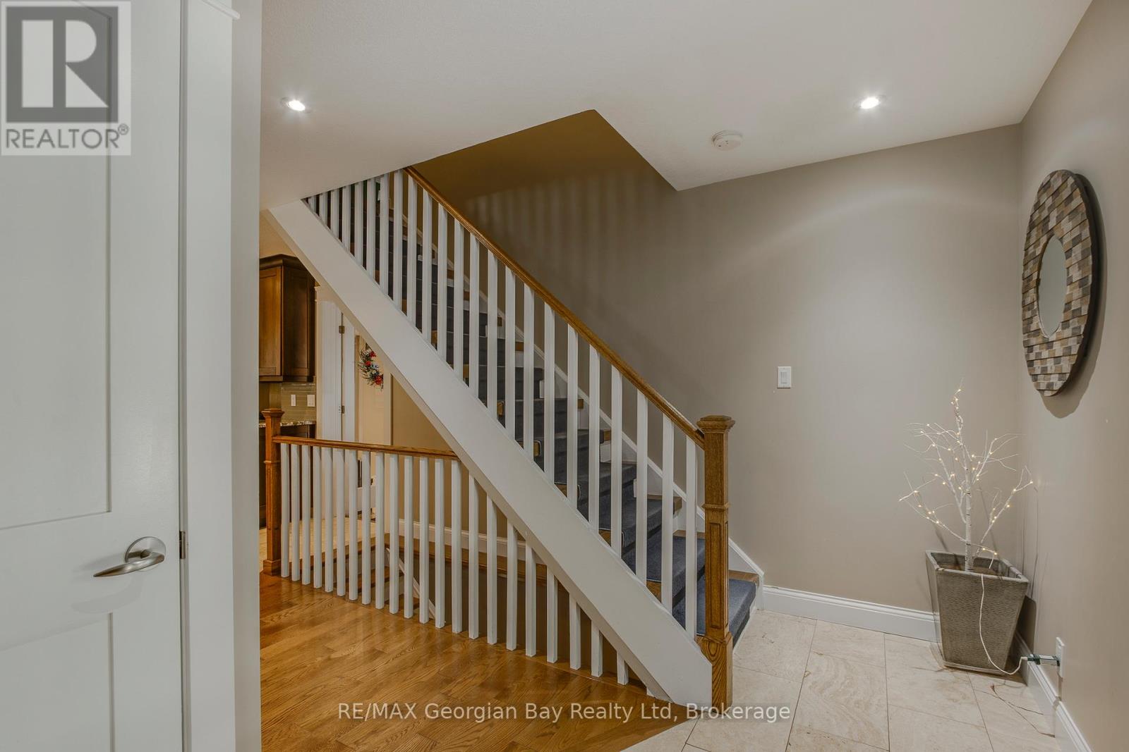 30 Brule Street, Penetanguishene, Ontario  L9M 1J1 - Photo 6 - S13033770