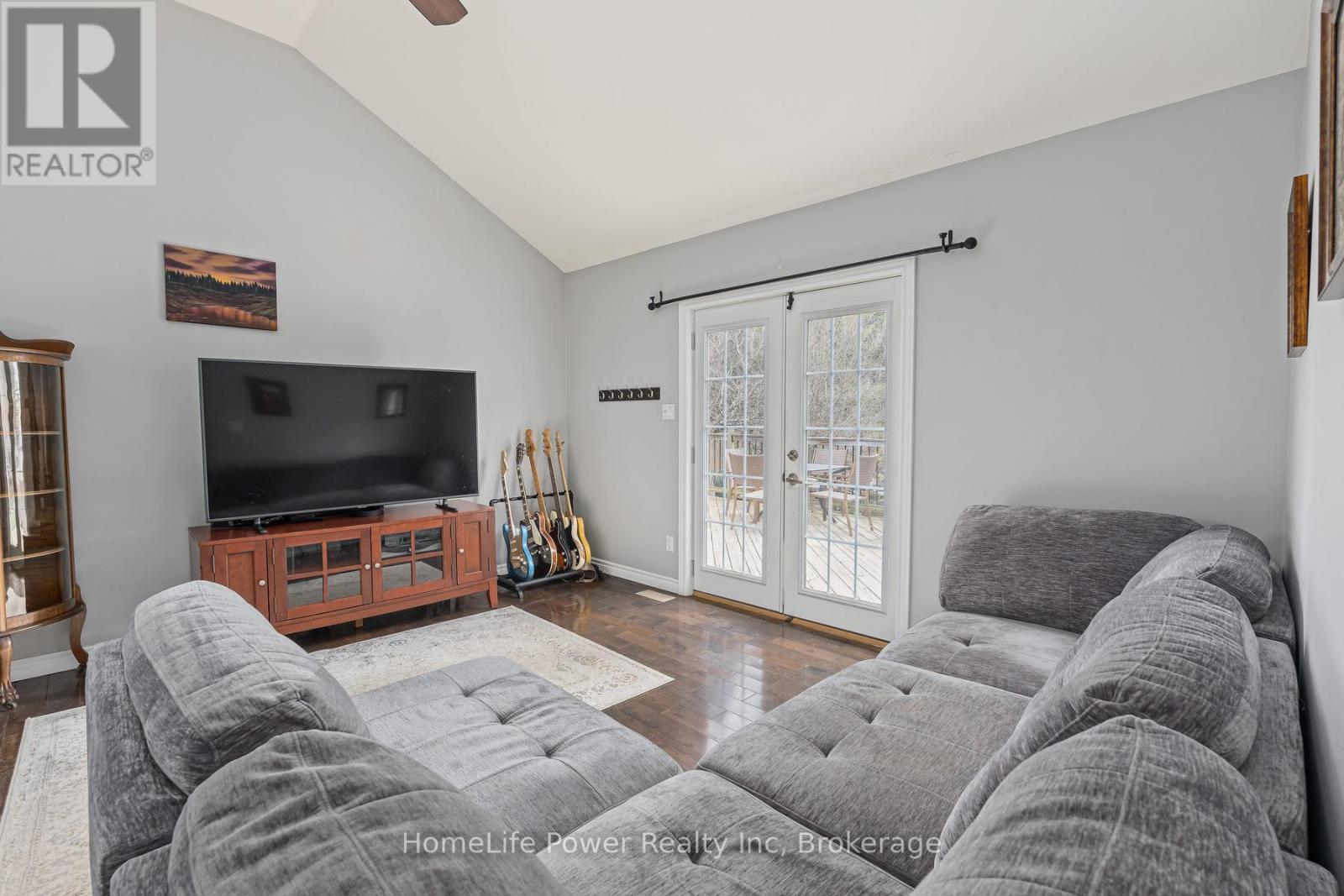 14 Erin Street, Halton Hills, Ontario  L7G 3M6 - Photo 13 - W13033766