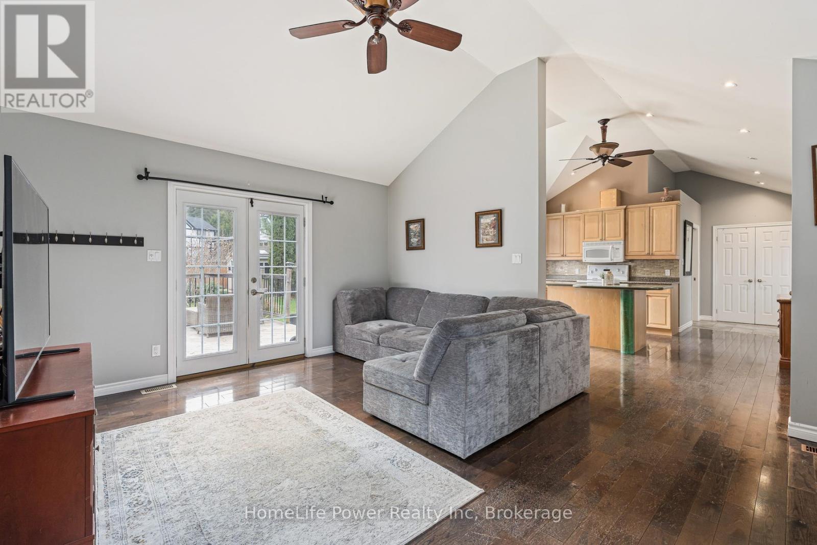 14 Erin Street, Halton Hills, Ontario  L7G 3M6 - Photo 14 - W13033766