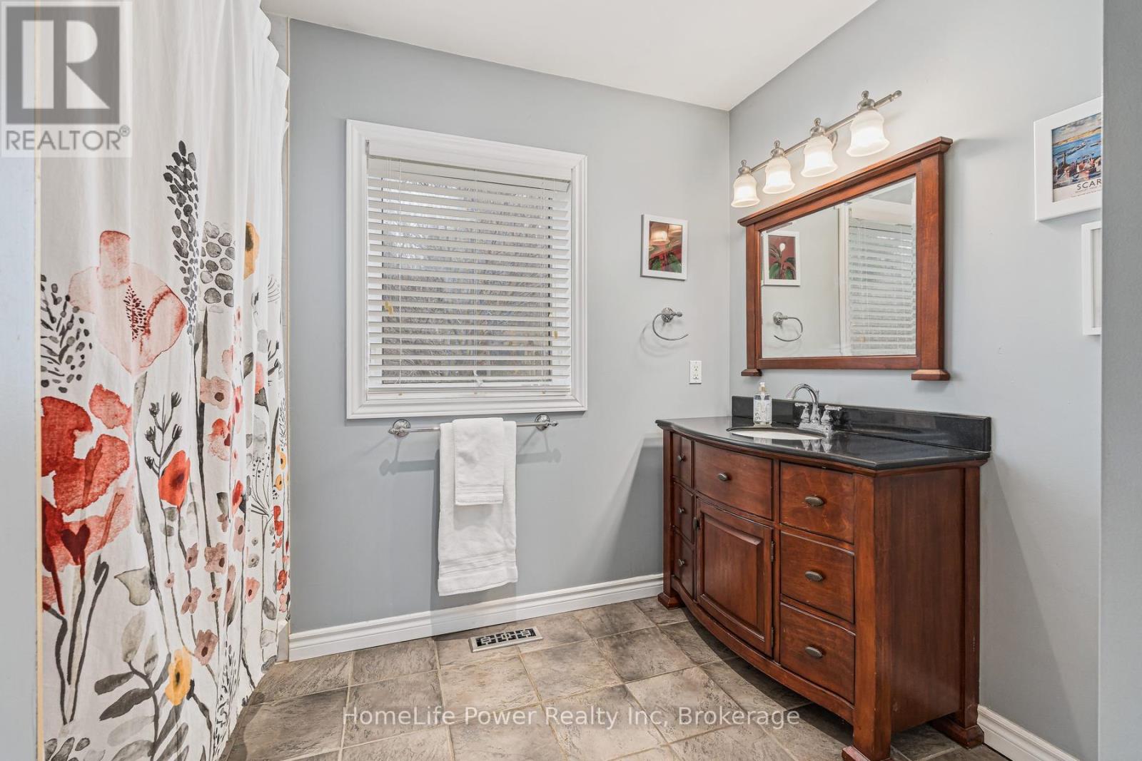 14 Erin Street, Halton Hills, Ontario  L7G 3M6 - Photo 15 - W13033766