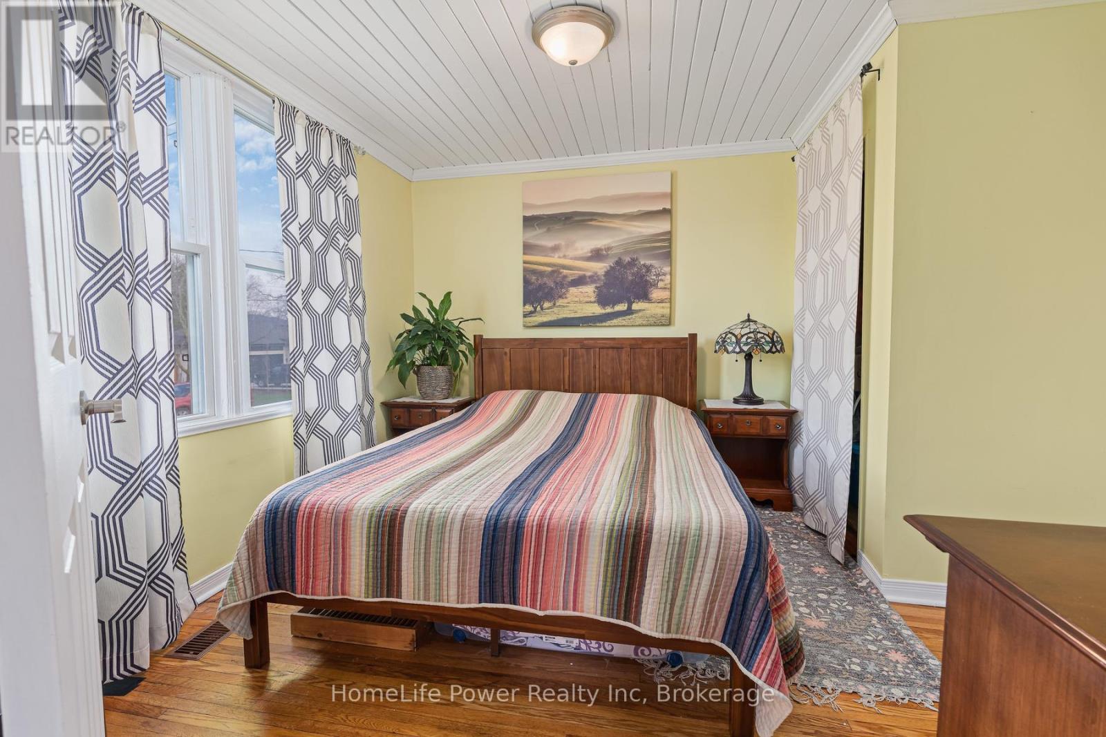 14 Erin Street, Halton Hills, Ontario  L7G 3M6 - Photo 17 - W13033766