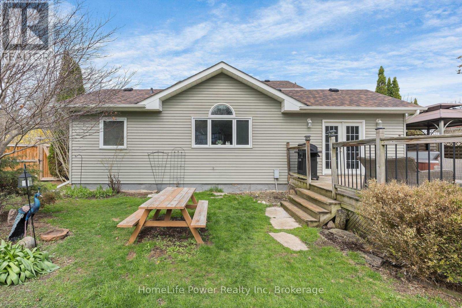 14 Erin Street, Halton Hills, Ontario  L7G 3M6 - Photo 34 - W13033766