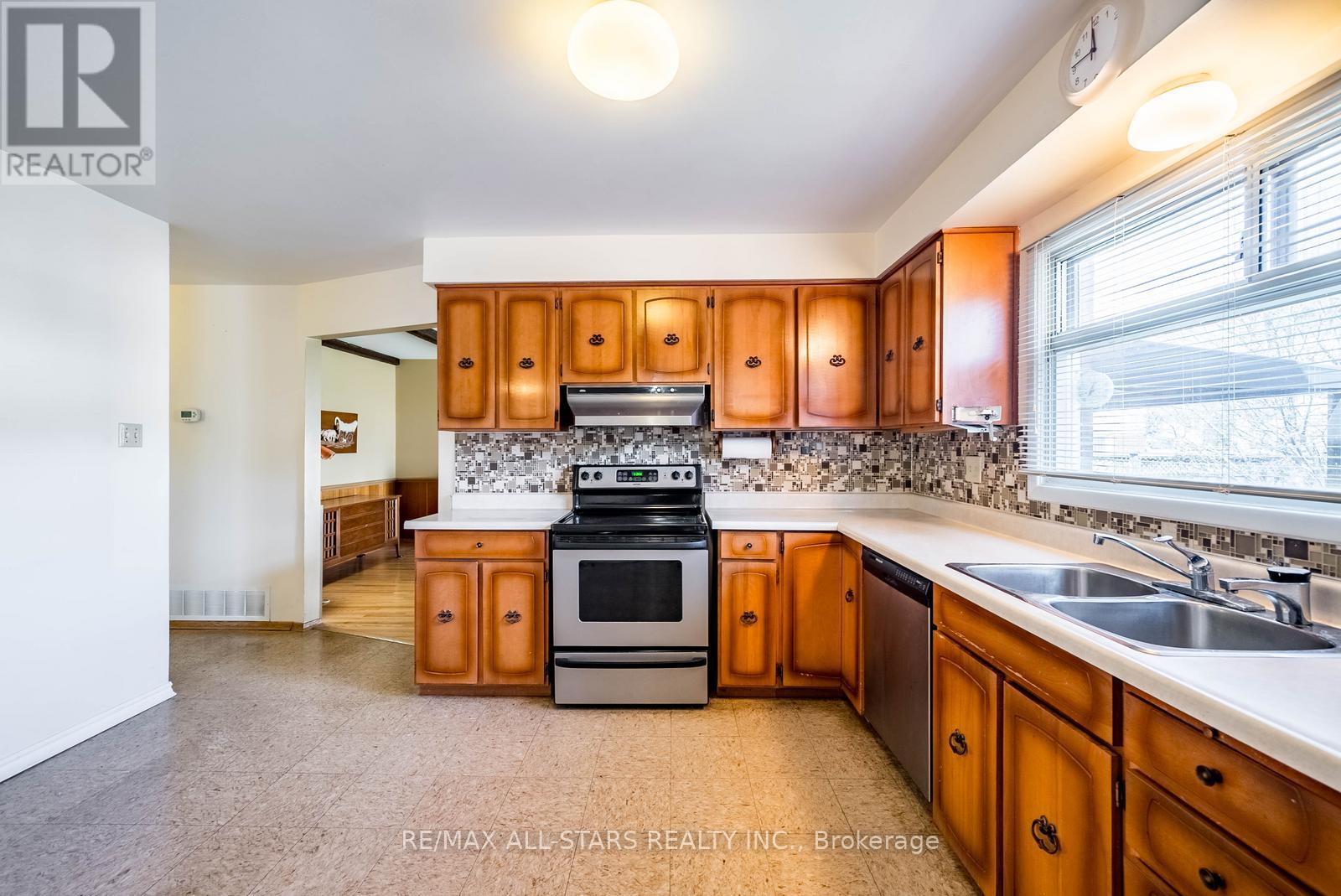 57 Gloxinia Crescent, Toronto, Ontario  M1W 2C5 - Photo 15 - E13033754