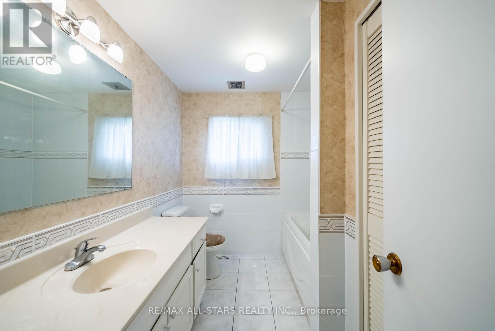 57 Gloxinia Crescent, Toronto, Ontario  M1W 2C5 - Photo 28 - E13033754