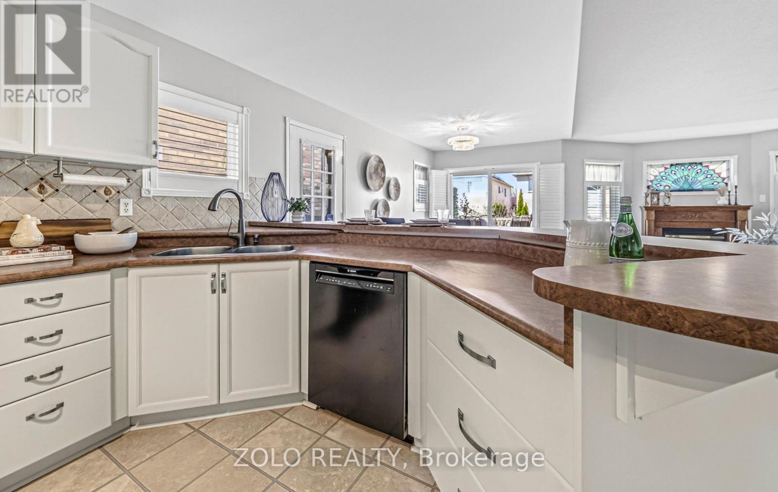 4 Sturgess Crescent, Whitby, Ontario  L1M 1J9 - Photo 13 - E13033756