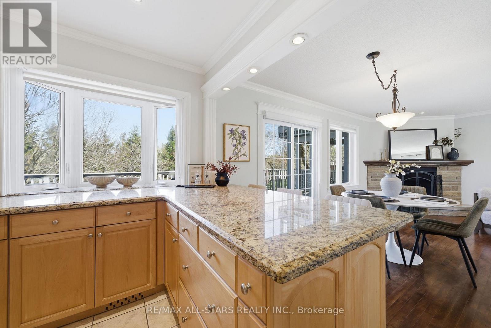 923 Leslie Valley Drive, Newmarket, Ontario  L3Y 7G3 - Photo 12 - N13033796