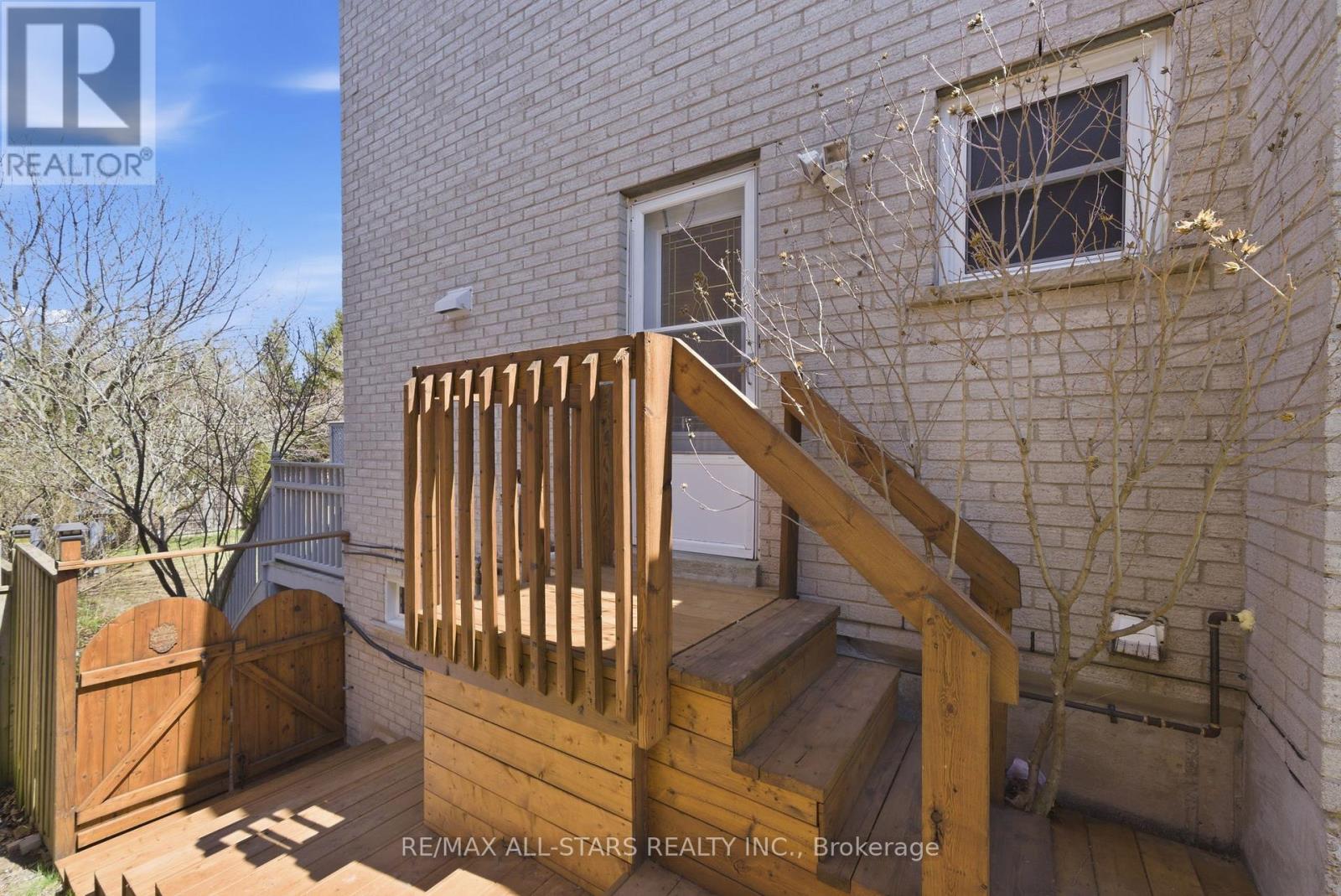 923 Leslie Valley Drive, Newmarket, Ontario  L3Y 7G3 - Photo 36 - N13033796