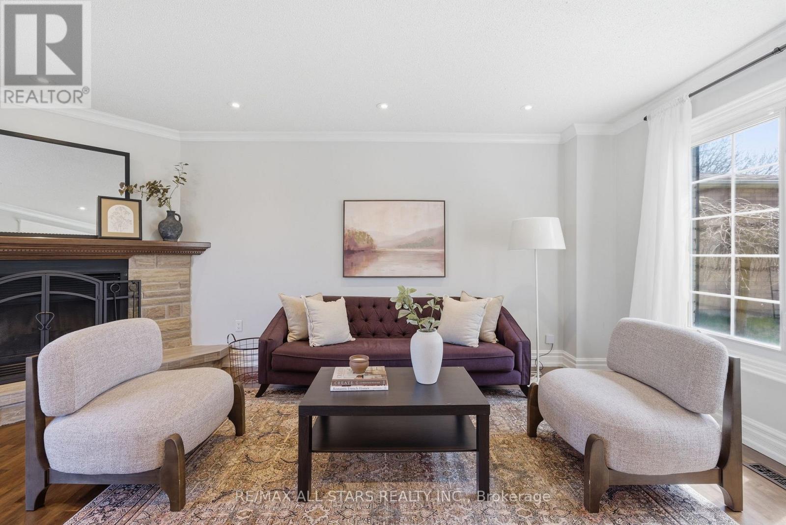 923 Leslie Valley Drive, Newmarket, Ontario  L3Y 7G3 - Photo 6 - N13033796