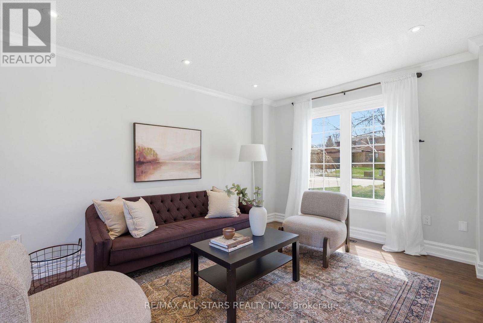 923 Leslie Valley Drive, Newmarket, Ontario  L3Y 7G3 - Photo 7 - N13033796