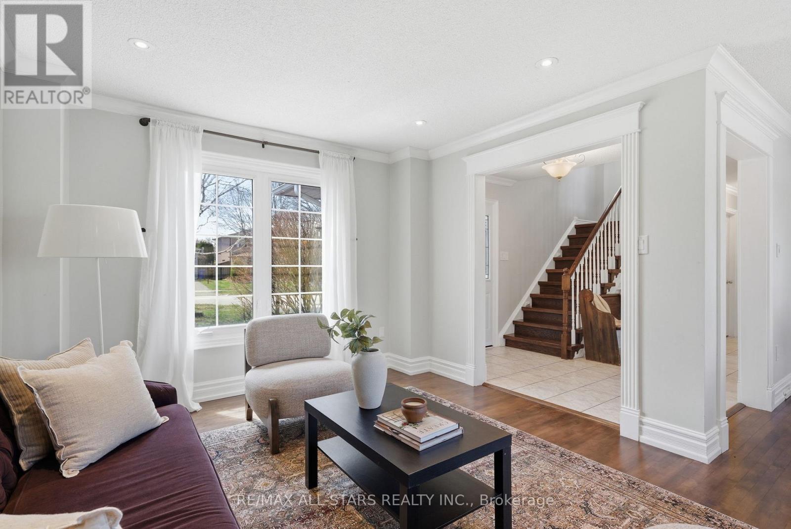 923 Leslie Valley Drive, Newmarket, Ontario  L3Y 7G3 - Photo 8 - N13033796