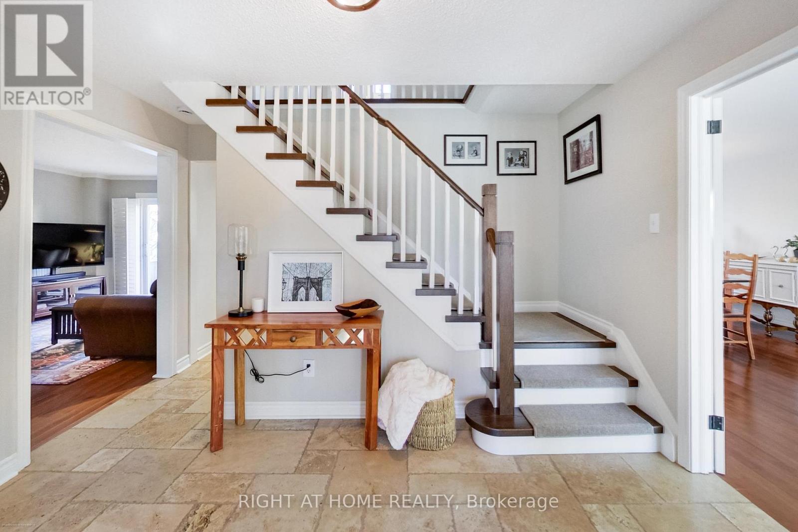 885 Dales Avenue, Newmarket, Ontario  L3Y 5Z6 - Photo 3 - N13033812