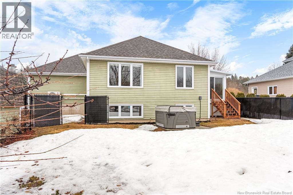 1745 Gowan Brae Drive, Bathurst, New Brunswick  E2A 4X5 - Photo 8 - NB137622
