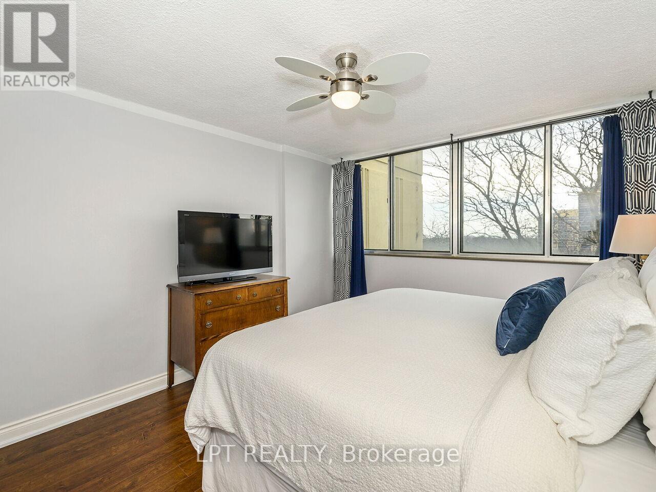 534 - 1300 Marlborough Court, Oakville, Ontario  L6H 2S2 - Photo 36 - W13033772