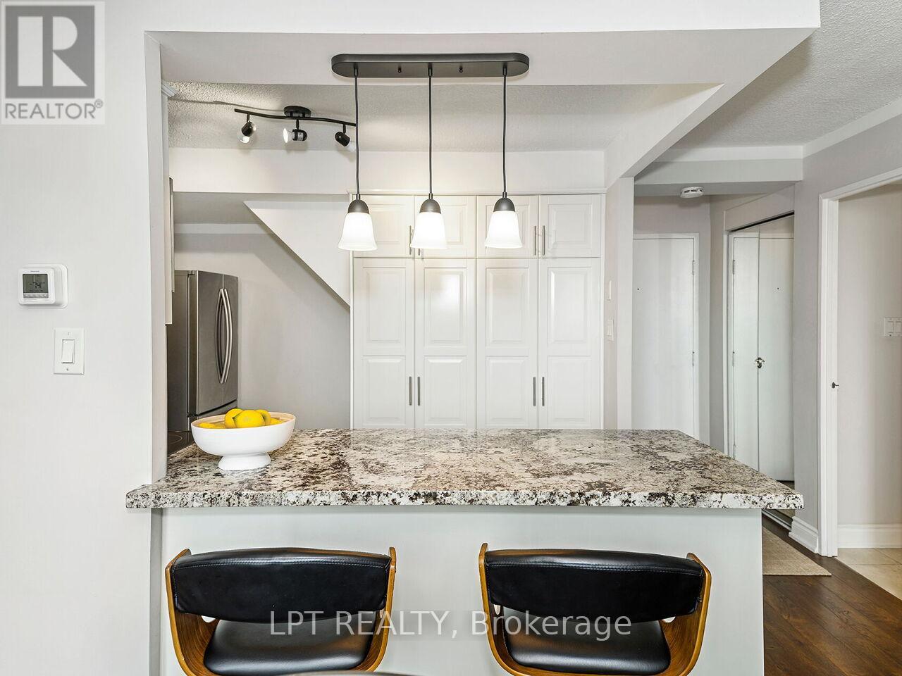 534 - 1300 Marlborough Court, Oakville, Ontario  L6H 2S2 - Photo 4 - W13033772