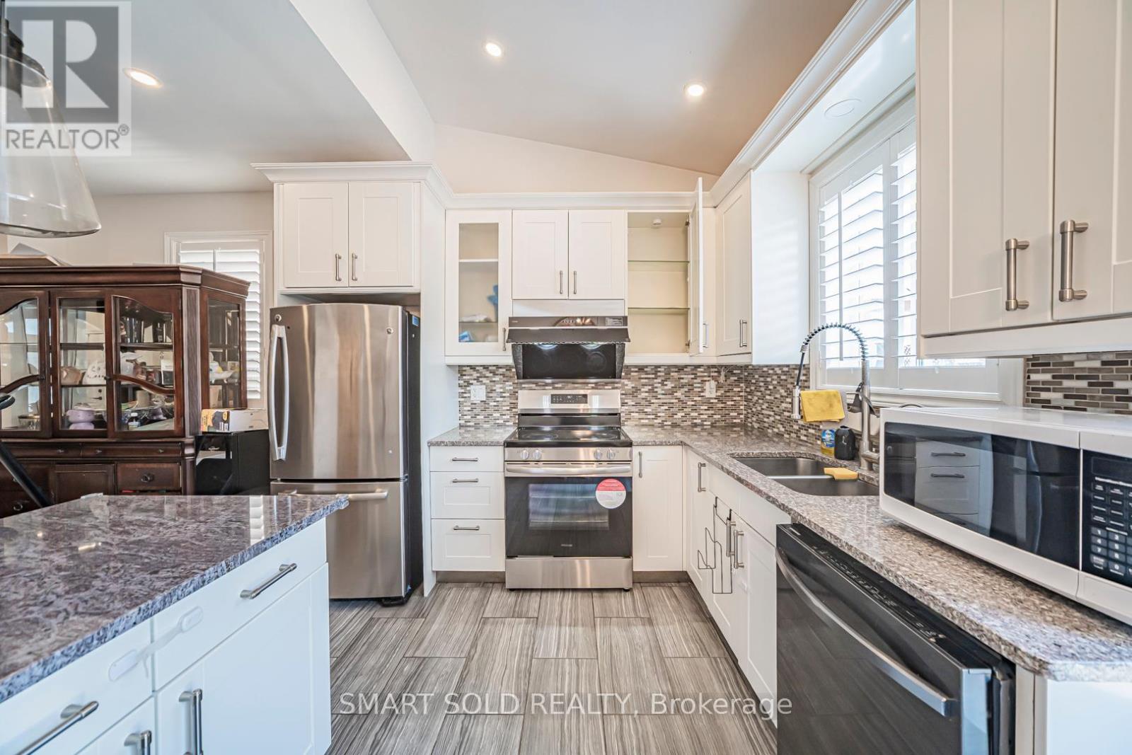 Upper - 3486 Fountain Park Avenue, Mississauga, Ontario  L5M 7E5 - Photo 24 - W13033780