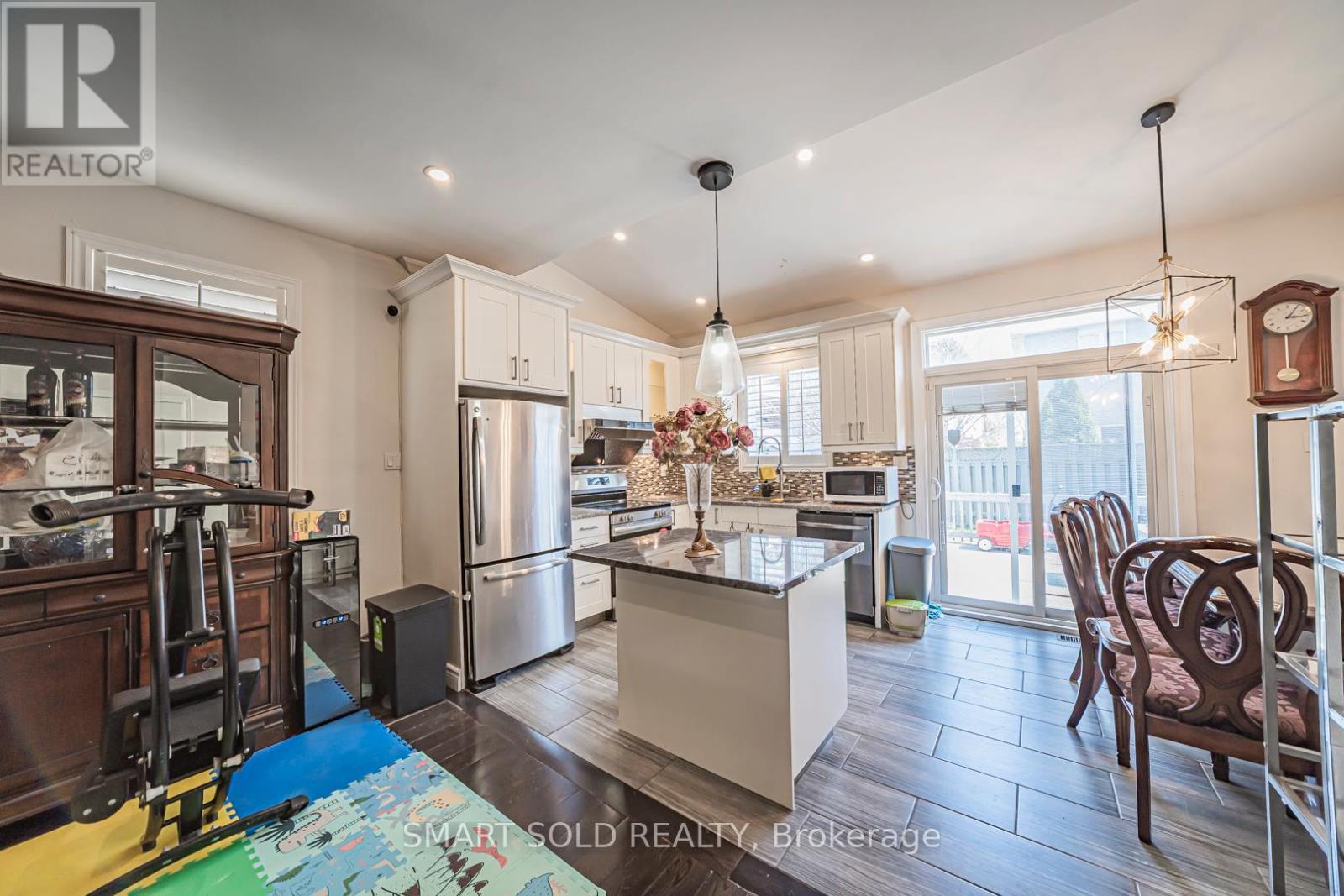 Upper - 3486 Fountain Park Avenue, Mississauga, Ontario  L5M 7E5 - Photo 26 - W13033780